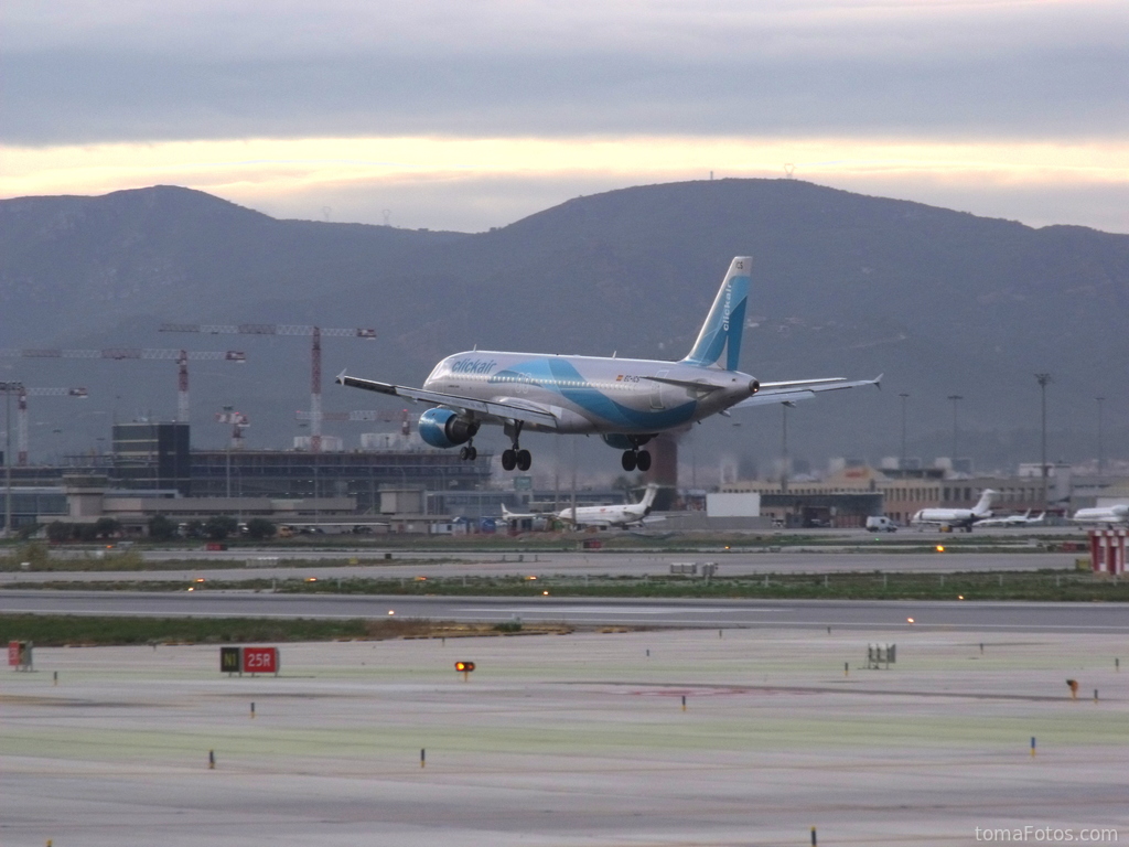 Airbus A-320 a punto de aterrizar