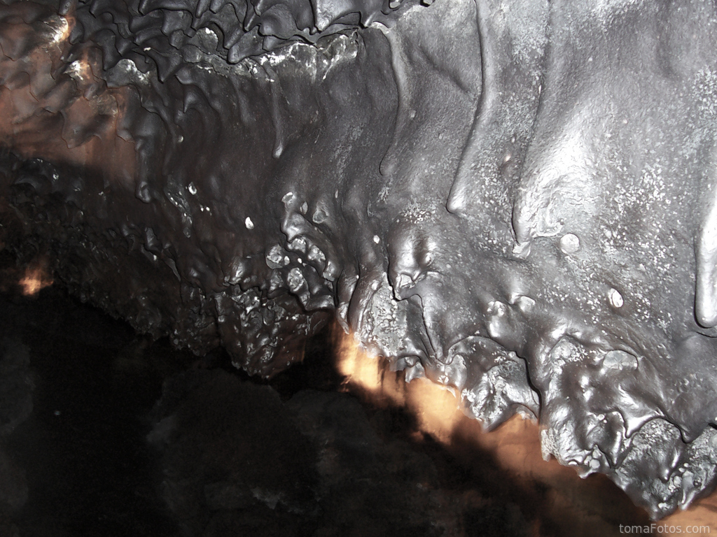 textura que se crea en el interior de una cueva