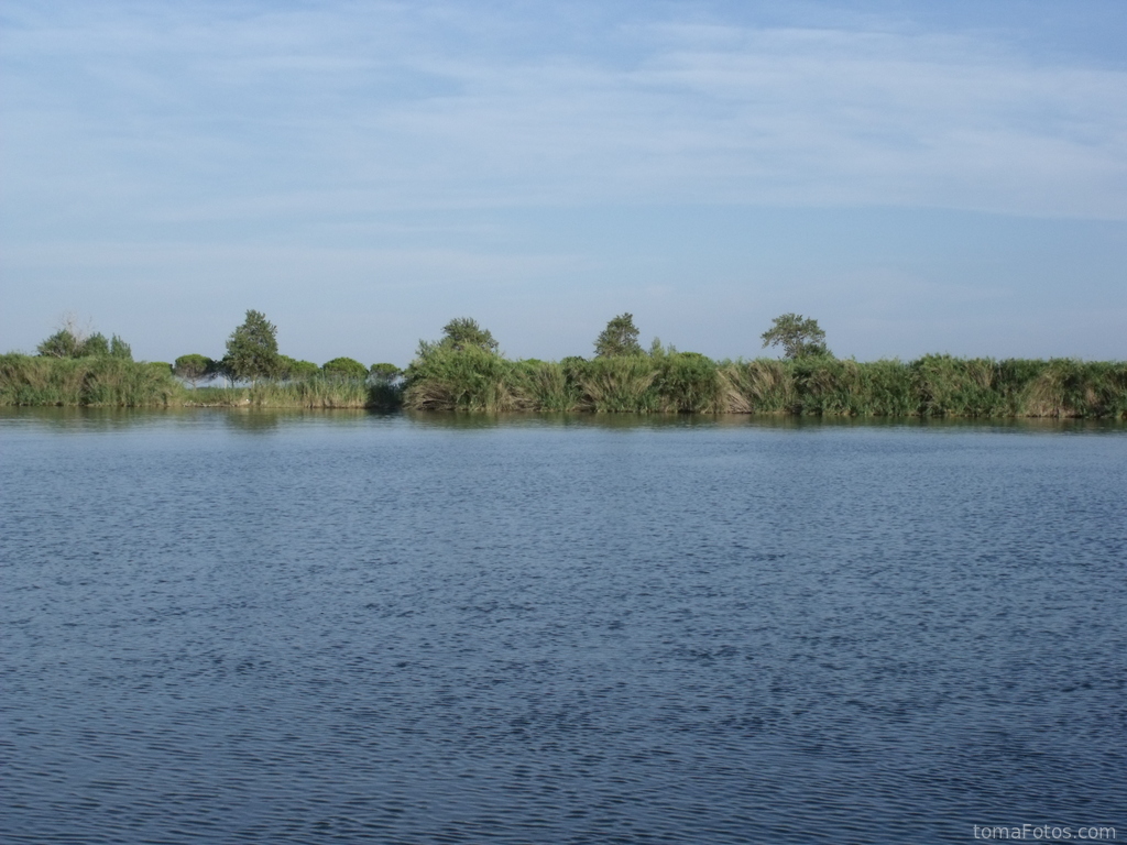 Tierras llanas entre el agua y el cielo