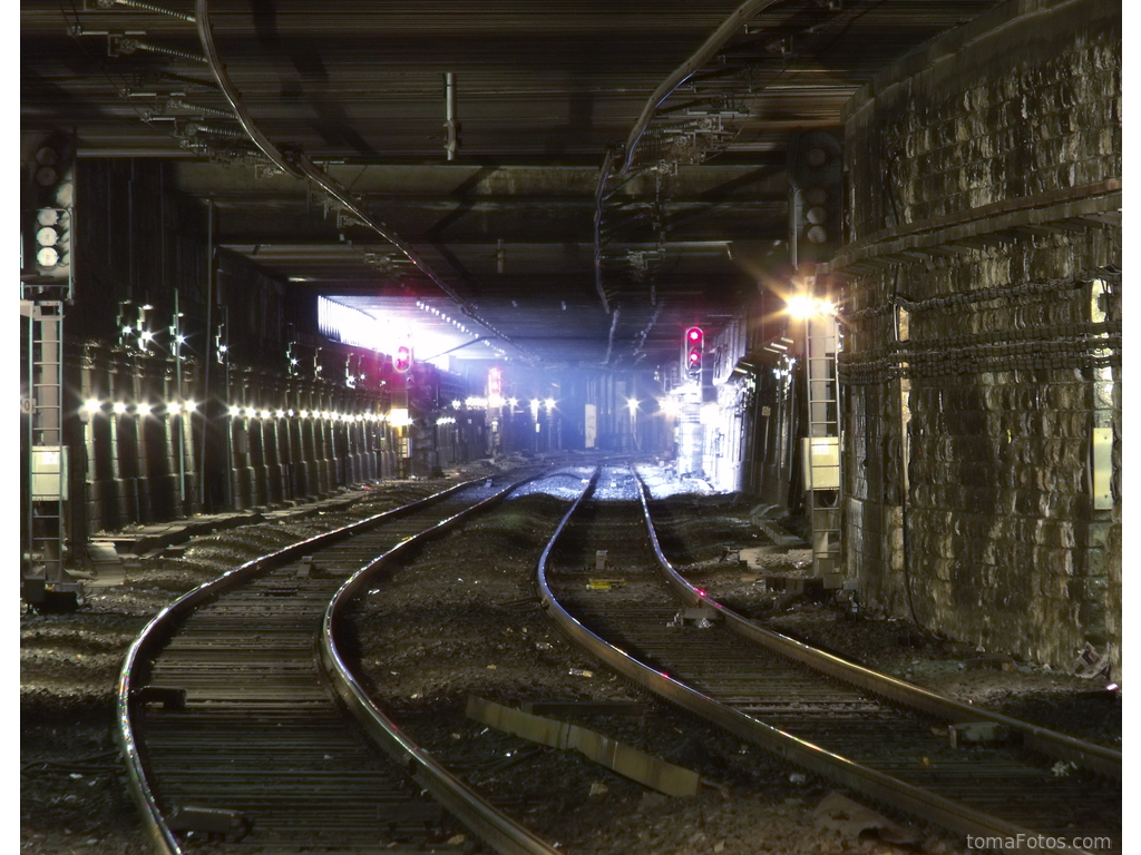 Túnel al lado del río Sena