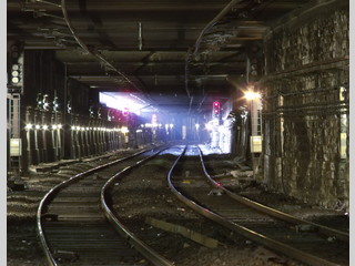 Túnel al lado del río Sena