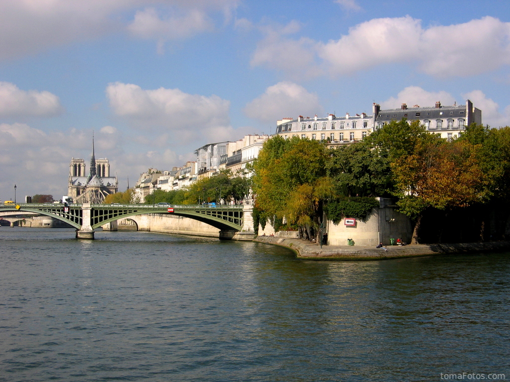 Vistas de la Île Saint-Louis desde el Sena